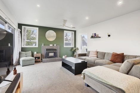 Photo of property in 8 Doggett Place, Rangiora, 7400
