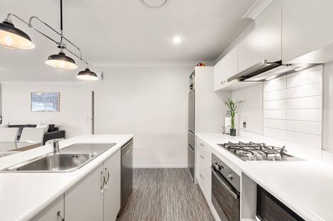 Photo of property in 10 Speldhurst Grove, Stokes Valley, Lower Hutt, 5019