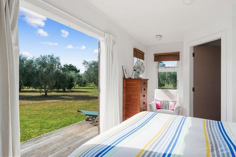 Photo of property in 7 Hawkins Drive, Martinborough, 5711