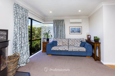 Photo of property in 53 Riverstone Drive, Riverstone Terraces, Upper Hutt, 5018