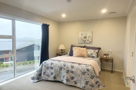 Photo of property in 3 Cessna Way, Newlands, Wellington, 6037