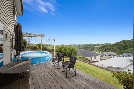 Photo of property in 8 Henriette Place, The Gardens, Auckland, 2105