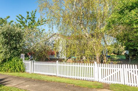 Photo of property in 17 Gloag Street, Waverley, 4510