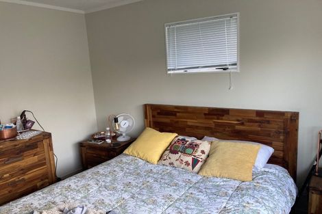 Photo of property in 17 Staithes Drive North, Whitby, Porirua, 5024