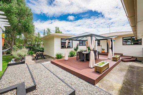 Photo of property in 42 Kaitawa Crescent, Paraparaumu, 5032