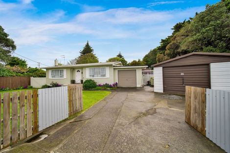 Photo of property in 172 Egmont Street, Patea, 4520