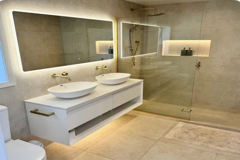 Photo of property in 24 Otakau Road, Milford, Auckland, 0620