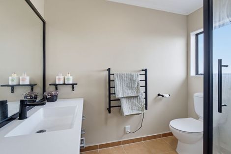 Photo of property in 1 Te Ana Place, Lynmore, Rotorua, 3010