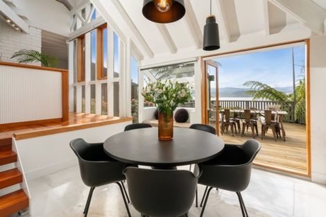 Photo of property in 6 Nakora Road, Karaka Bays, Wellington, 6022