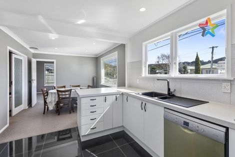 Photo of property in 35 Garden Road, Avalon, Lower Hutt, 5011