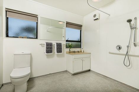 Photo of property in 2/150 Arran Road, Browns Bay, Auckland, 0630