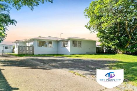 Photo of property in 400 Roscommon Road, Clendon Park, Auckland, 2103