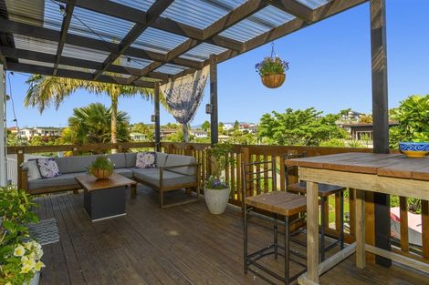 Photo of property in 115b Harbour View Road, Omokoroa, 3114