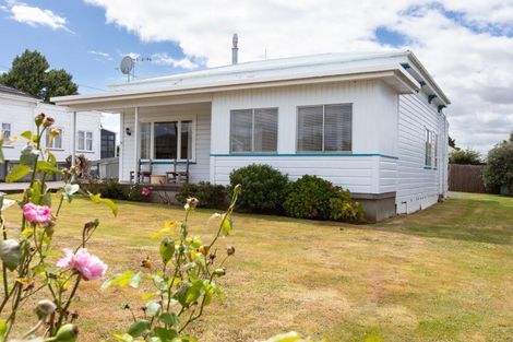 Photo of property in 10 Salisbury Street, Dannevirke, 4930