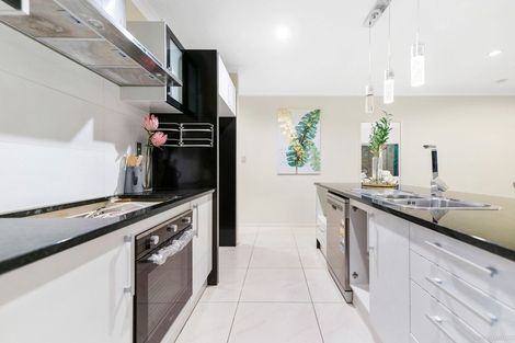 Photo of property in 1 Stamford Crescent, Flat Bush, Auckland, 2019