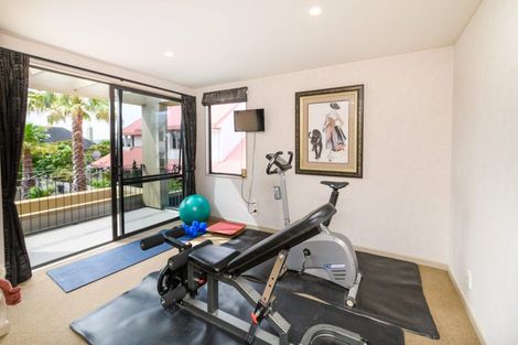 Photo of property in 4 The Strand, Fitzherbert, Palmerston North, 4410