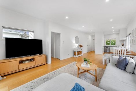 Photo of property in 15 Mulvaney Crescent, Henderson, Auckland, 0612