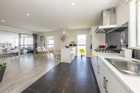 Photo of property in 3 Sandrine Avenue, Clover Park, Auckland, 2019