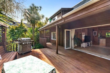 Photo of property in 64 Seabrook Avenue, New Lynn, Auckland, 0600