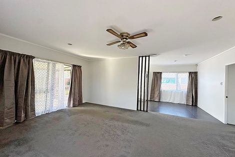 Photo of property in 16 Nerissa Place, Randwick Park, Auckland, 2105