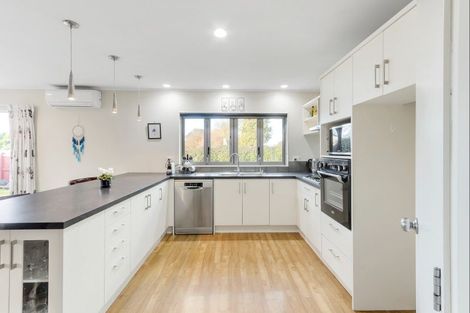 Photo of property in 31 Wiltshire Drive, Huntington, Hamilton, 3210