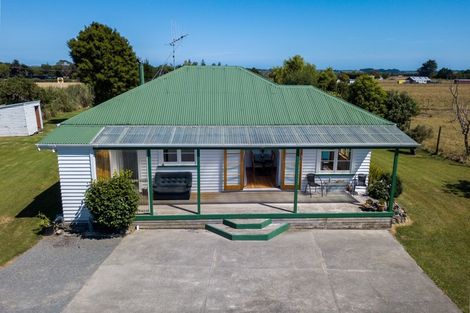 Photo of property in 35 North Manakau Road, Manakau, Levin, 5573