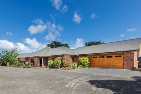 Photo of property in 1 Bushview Lane, Ashhurst, Palmerston North, 4470