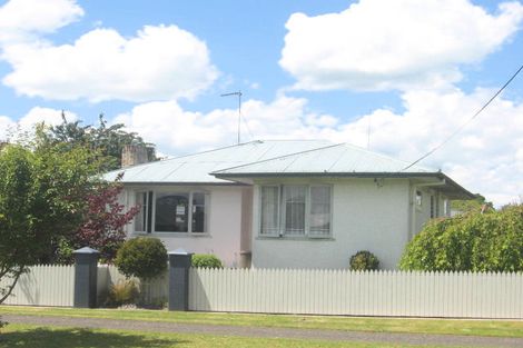 Photo of property in 27 Weld Street, Cambridge, 3434