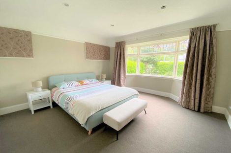 Photo of property in 19 Taupata Street, Redcliffs, Christchurch, 8081