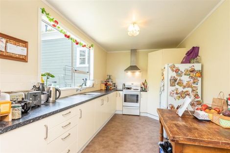 Photo of property in 137 Kelburn Parade, Kelburn, Wellington, 6012