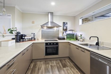 Photo of property in 10 Netley Place, Aranui, Christchurch, 8061