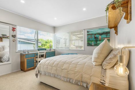 Photo of property in 137 Sandspit Road, Shelly Park, Auckland, 2014