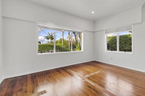 Photo of property in 84 Mellons Bay Road, Mellons Bay, Auckland, 2014
