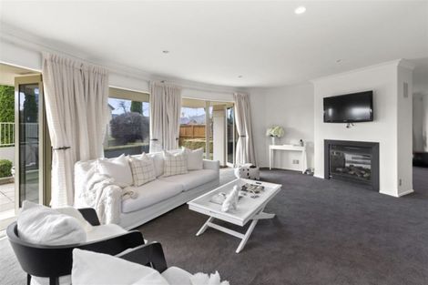 Photo of property in 8 Stableford Green, Burnside, Christchurch, 8053
