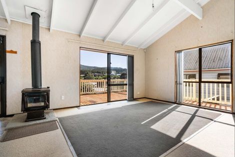 Photo of property in 104 Titiro Place, Onemana, Whangamata, 3691