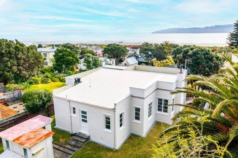 Photo of property in 14 Manly Street, Paraparaumu Beach, Paraparaumu, 5032