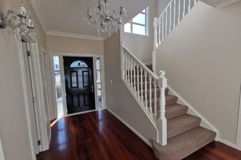 Photo of property in 24 Tamworth Crescent, Newlands, Wellington, 6037