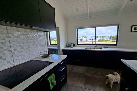 Photo of property in 70 Leeward Drive, Whitianga, 3510