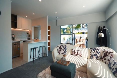 Photo of property in 1/9 Paruru Avenue, Northcote, Auckland, 0627