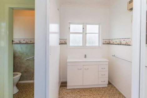 Photo of property in 21 Carlisle Street, Levin, 5510