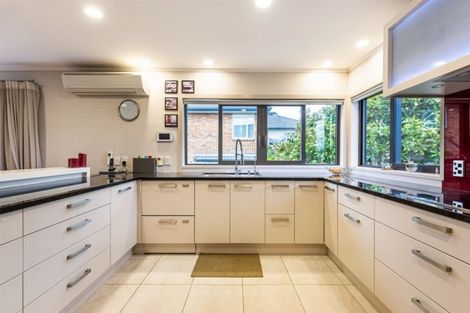 Photo of property in 10 Bundoran Way, Pinehill, Auckland, 0632