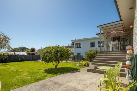 Photo of property in 23 Broadway, Picton, 7220