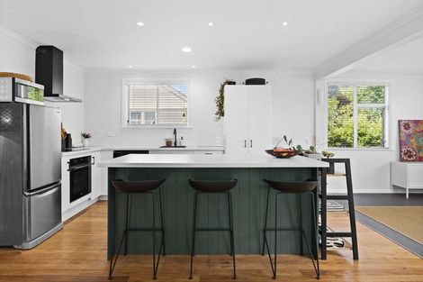 Photo of property in 9 Hammond Road, Taradale, Napier, 4112