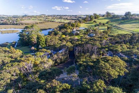 Photo of property in 12 Chenery Road, Red Beach, 0932