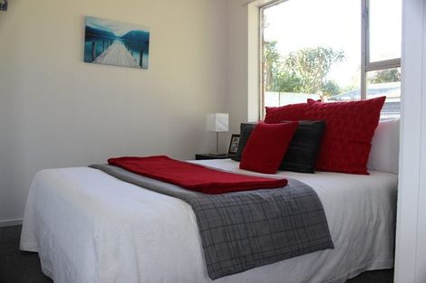 Photo of property in 2/23 Tahi Terrace, Glen Eden, Auckland, 0602