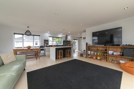 Photo of property in 67 Waipani Road, Te Atatu Peninsula, Auckland, 0610