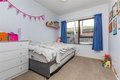 Photo of property in 1/11 Javelin Place, West Harbour, Auckland, 0618