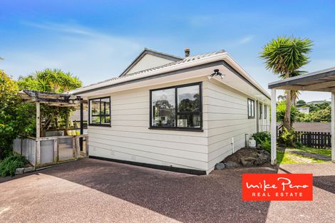Photo of property in 12 Landsdale Place, Massey, Auckland, 0614