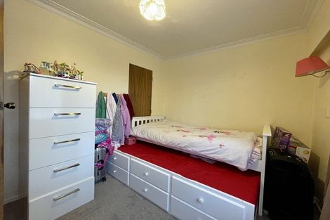 Photo of property in 1/47 Prince Regent Drive, Half Moon Bay, Auckland, 2012