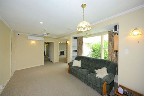 Photo of property in 71 Daniels Road, Redwood, Christchurch, 8051